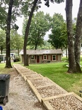 1114 W 17th St in Grove, OK - Foto de edificio - Building Photo