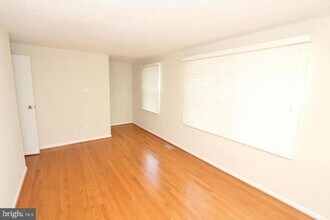 3288 Wyndale Ct in Woodbridge, VA - Building Photo - Building Photo