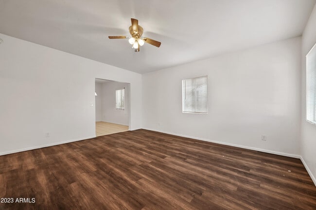 5327 E Taylor St in Phoenix, AZ - Building Photo - Building Photo