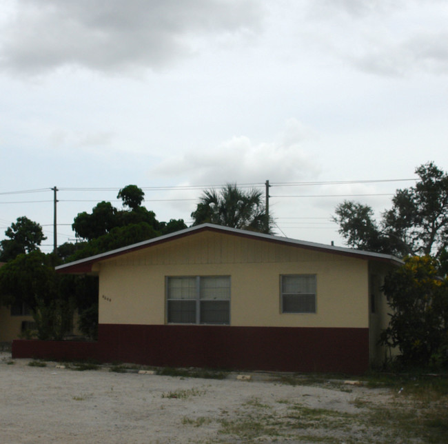 6208 Dewey St in Hollywood, FL - Building Photo - Building Photo