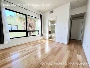 904 Zephyr Dr in Oakland, CA - Building Photo - Building Photo