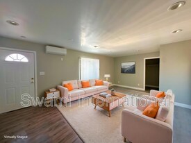 7100 S Figueroa St in Los Angeles, CA - Building Photo
