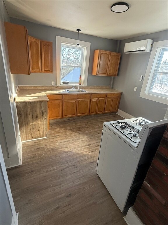 12 Cushing St in North Brookfield, MA - Building Photo - Building Photo