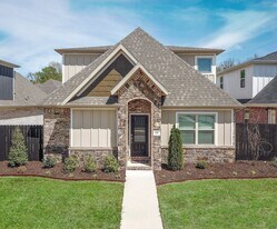 652 N Malbec Rd in Fayetteville, AR - Building Photo