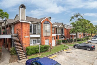 Green Tree Place in Houston, TX - Foto de edificio - Building Photo
