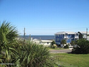 106 Ocean View Ave in Kure Beach, NC - Building Photo - Building Photo