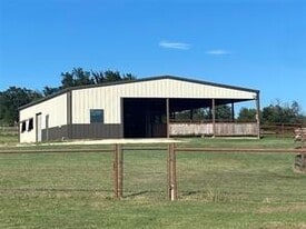 1752 Timber Brook Dr in Stephenville, TX - Building Photo