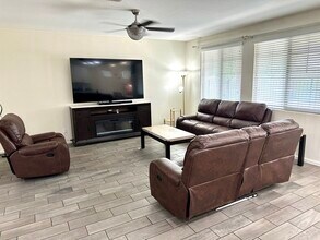 1098 E Regent Dr in Gilbert, AZ - Building Photo - Building Photo