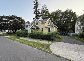 863 Briarwood Ave in Bridgeport, CT - Building Photo