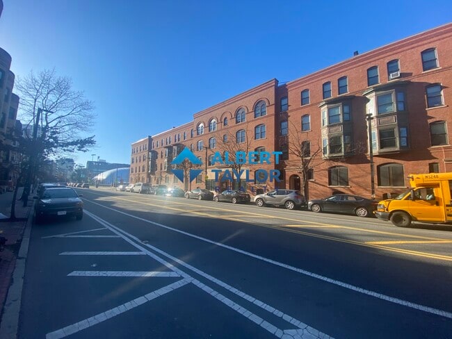 612 Columbus Ave, Unit 2 in Boston, MA - Foto de edificio - Building Photo