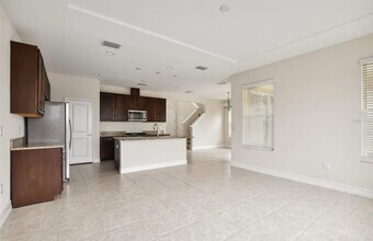 4811 Tramanto Ln in Zephyrhills, FL - Building Photo - Building Photo