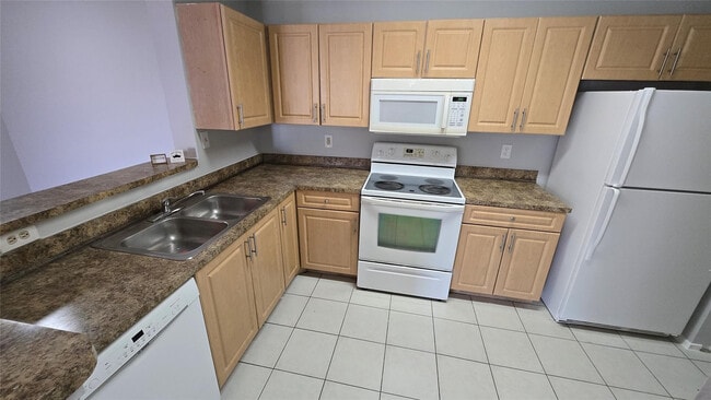 11205 W Atlantic Blvd in Coral Springs, FL - Building Photo - Building Photo