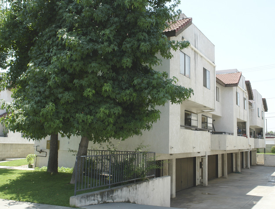 5 Townhouse Style Condo Apartments in Alhambra, CA - Building Photo