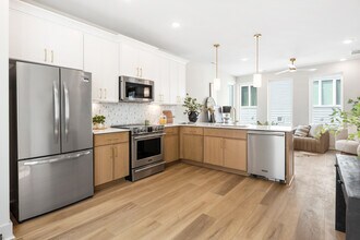 1043 E Trinity Ln in Nashville, TN - Building Photo - Building Photo