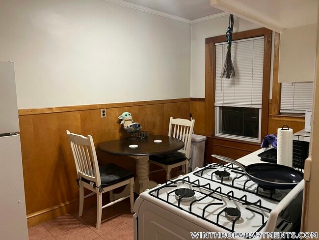 90 Winthrop Shore Dr, Unit 14 in Winthrop, MA - Building Photo - Building Photo