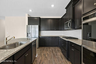 540 Cherry Elm Dr in St. Augustine, FL - Foto de edificio - Building Photo