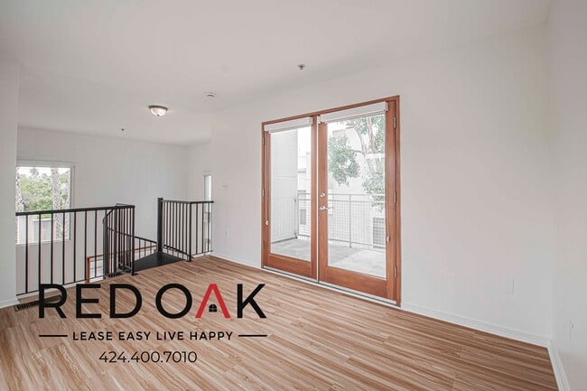 1011 Pico Blvd in Santa Monica, CA - Building Photo - Building Photo