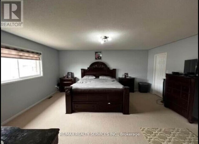 11 Tufton Crescent in Brampton, ON - Building Photo - Building Photo