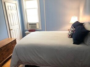 36 Melendy Ave-Unit -2 in Watertown, MA - Foto de edificio - Building Photo