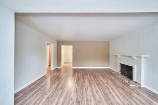 3251 Honolulu Ave in Glendale, CA - Building Photo