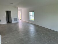 3898 Treasure Oak Wy in Ft. Myers, FL - Foto de edificio - Building Photo