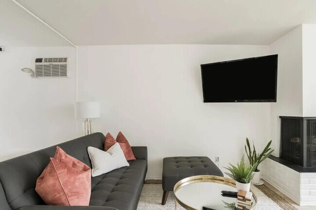 1773 Torrance St in San Diego, CA - Foto de edificio - Building Photo