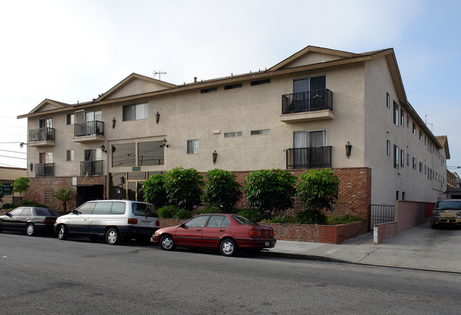 Crestmoor Apartments in Hawthorne, CA - Foto de edificio - Building Photo