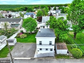 137 E Summit St in Summit Hill, PA - Building Photo - Building Photo