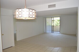 251 E La Verne Way in Palm Springs, CA - Building Photo - Building Photo