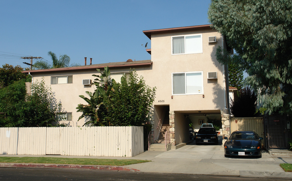 4505 Murietta Ave in Sherman Oaks, CA - Foto de edificio
