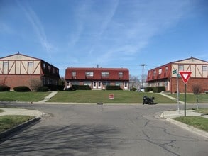 Ironwood Court Apartments in Columbus, OH - Building Photo - Building Photo