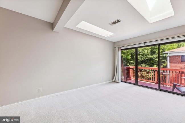 property at 2702 Dartmouth Rd