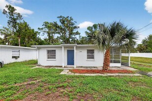 2425 Anastasia Dr in South Daytona, FL - Building Photo