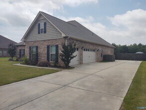 105 Twin Springs Dr in Harvest, AL - Building Photo - Building Photo