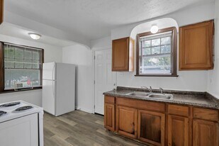 1751-1753-1753 E Frankfort St in Columbus, OH - Building Photo