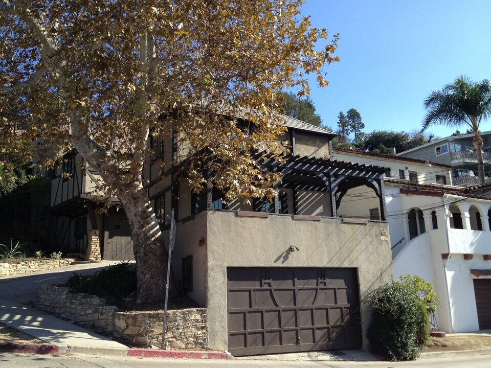 1884 Silver Lake Blvd in Los Angeles, CA - Building Photo