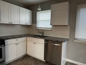 18219 E Thirteen Mile Rd in Fraser, MI - Building Photo - Building Photo