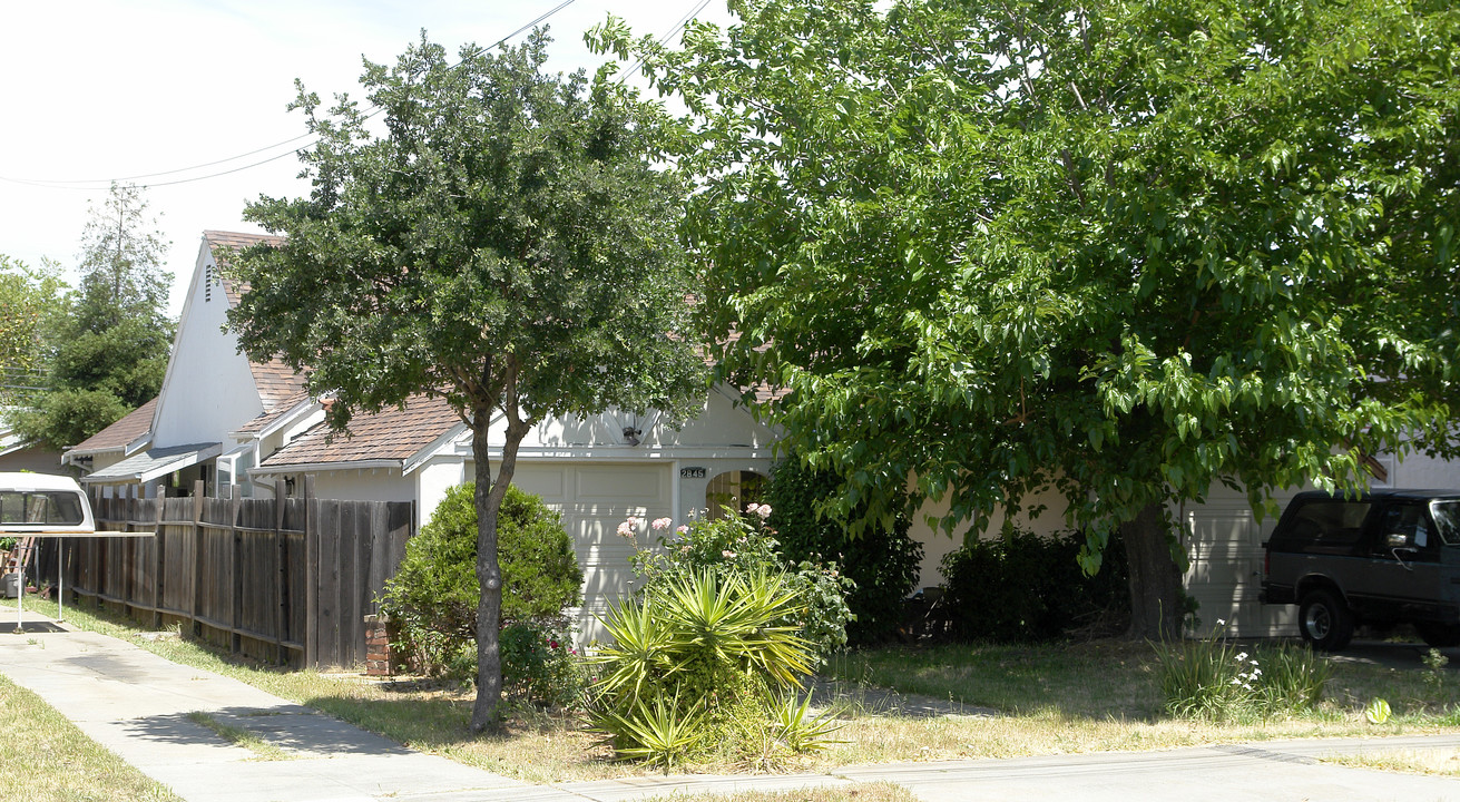 2845-2847 Sinclair Ave in Concord, CA - Foto de edificio