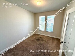 9510 Bicknell Sedge in San Antonio, TX - Building Photo - Building Photo