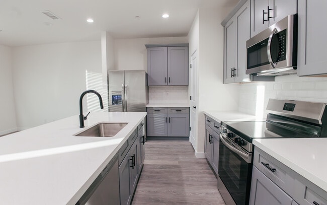 1964 E Don Carlos Ave in Tempe, AZ - Foto de edificio - Building Photo