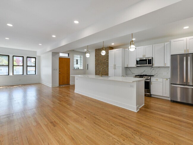 1839 N Humboldt Blvd-Unit -2 in Chicago, IL - Building Photo - Building Photo