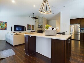 1605 Kimmerling Ln in Austin, TX - Building Photo - Building Photo