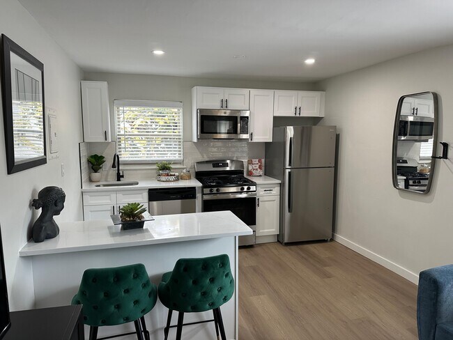 Lakeview Apartments in Leonia, NJ - Building Photo - Building Photo