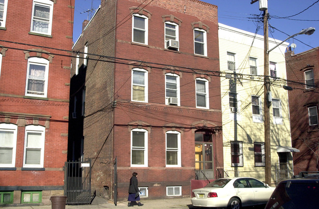 125 Union St in Newark, NJ - Foto de edificio - Building Photo