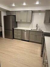 6065 SW 68th Ct in Portland, OR - Foto de edificio - Building Photo