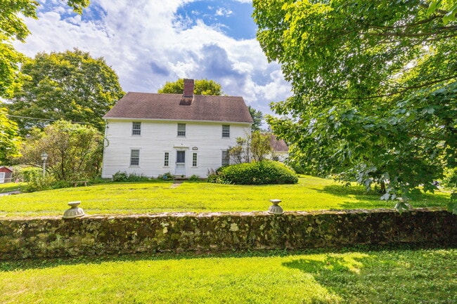73 Westledge Rd in Simsbury, CT - Building Photo - Building Photo