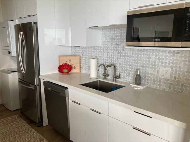 2600 Pualani Way, Unit 2904 in Honolulu, HI - Building Photo - Building Photo