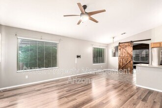 9039 E Fox St in Mesa, AZ - Building Photo - Building Photo