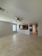1605 E Leaf Rd, Unit S201 in San Tan Valley, AZ - Foto de edificio - Building Photo