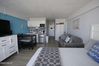 800 N Atlantic Ave in Daytona Beach, FL - Building Photo - Building Photo